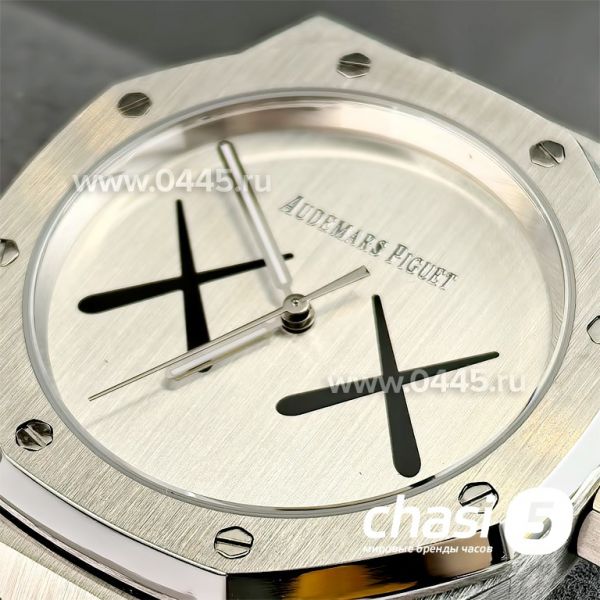 Часы Audemars Piguet x KAWS (24270) Часы Audemars Piguet x KAWS (24270)